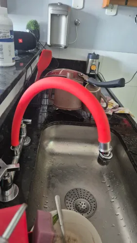 Torneira de pia de cozinha totalmente flexivel e resistente cor vermelha