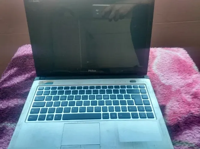 Combo: Notebook + teclados + cabos (VENDA URGENTE POR MOTIVO DE DÍVIDAS A QUITAR)