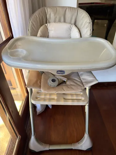 Cadeira de alimentação Chicco modelo Polly