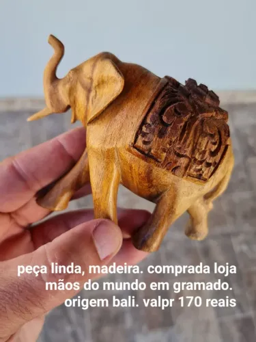 Escultura de elefante em madeira entalhada - Bali