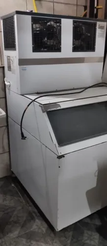 Máquina de Gelo Everest 150kg 220v