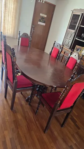 Mesa de Jantar Oval com 6 Cadeiras