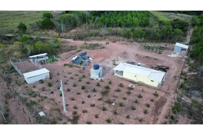 Encanto e Tranquilidade no Campo  Chácara Completa com Duas Casas!