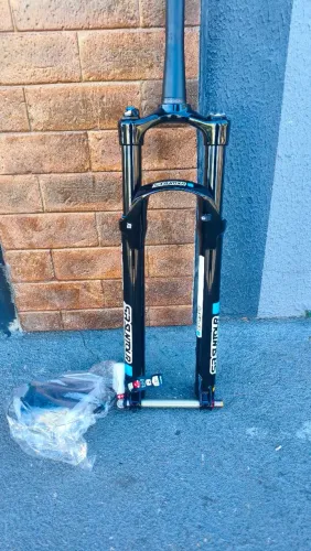 Suspensão Suntour AXON 