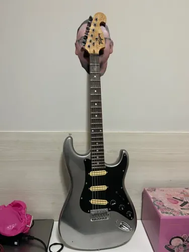 Guitarra Tagina modificada 