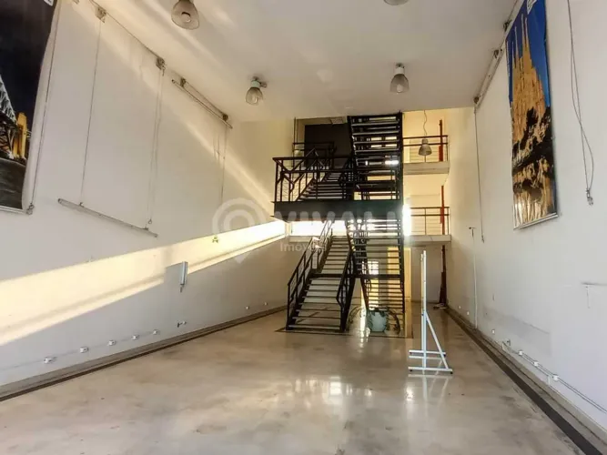 Prédio - / Comercial / Centro