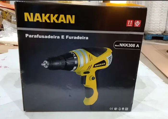 Parafusadeira e furadeira elétrica 450 w 3/8" Tensão: 220