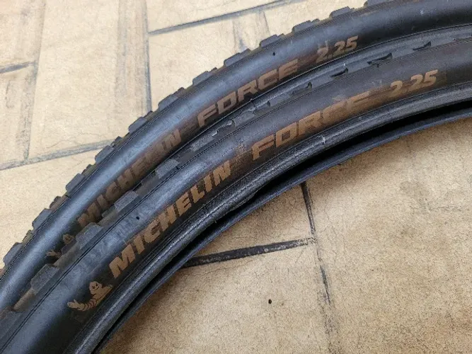 Par pneus mountain bike - aro 29 x 2,25 - Michelin Force - Excelente estado