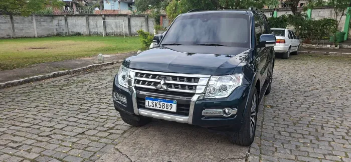 Pajero full hpe blindada.