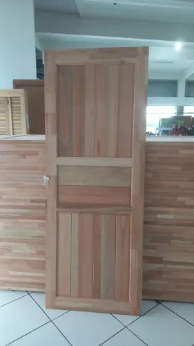 Porta externa 0,80cm x 2,10 mts Eucalipto *VALOR Á VISTA
