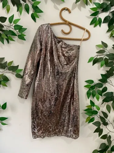 vestido de festa em paetê um ombro só