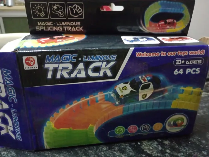 Pista corrida luminosa com carrinho 