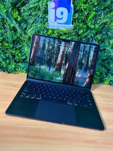 MacBook Air 2024 A3113 M3 8GB 256GB SSD Tela: 13.6