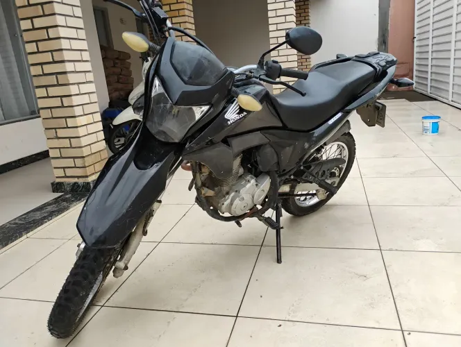 Bros 160 bem conservada