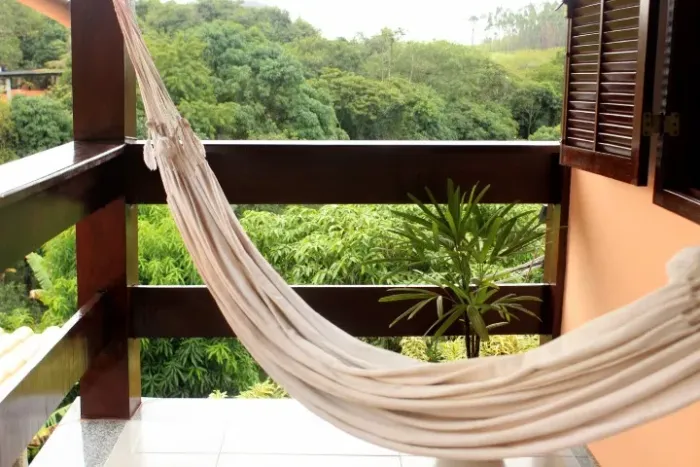 Aluga-se uma linda casa e sem fiador.