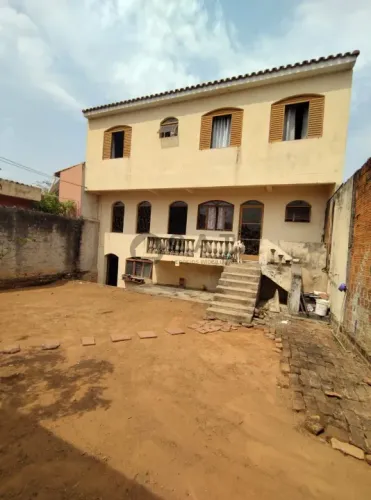 Casa à venda em Sorocaba-SP, Vila Hortencia, 3 quartos, 2 salas, 3 banheiros, 2 vagas de g