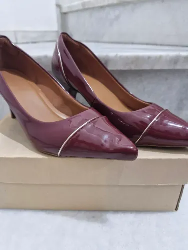 Scarpan Marsala com detalhes dourados Tam 38/39