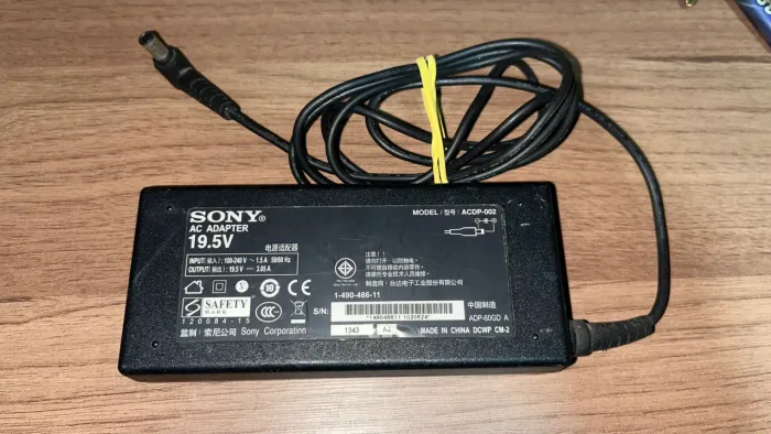 Fonte Externa Tv Sony 19,5v 3,05a Acdp-002 Original