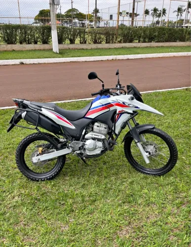 XRE 300 2017 AVISTA OU PARCELADO 