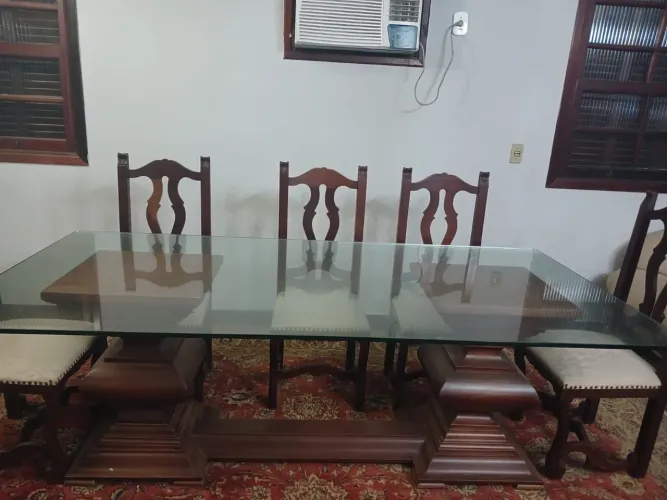Mesa de Jantar Colonial com 6 Cadeiras de Madeira + Tampo de Vidro