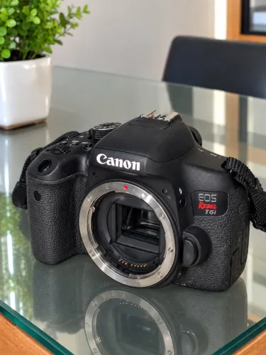 Câmera cânon T6i