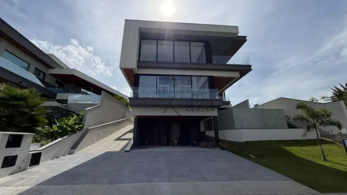 Casa em Condomínio - Reserva do Paratehy Sul - 6 Suítes - 631,08m².