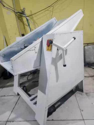 Cilindro indústrial na corrente