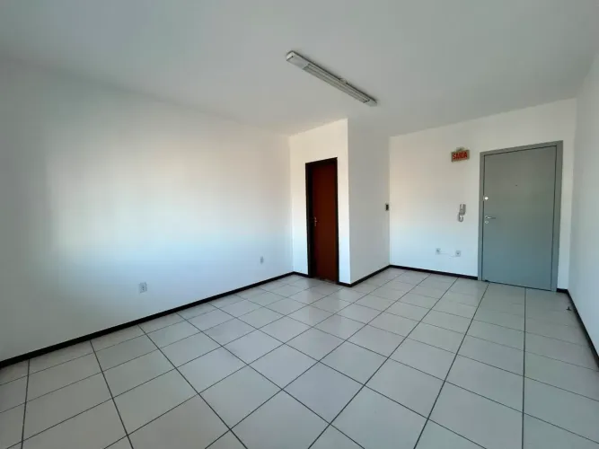 Sala Comercial de 2º Piso no São João