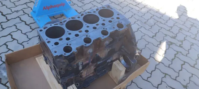 Bloco de Motor, Cabeçote e mais. Motor Mercedes Benz OM 924, 04 Cilindros, ano 2019.