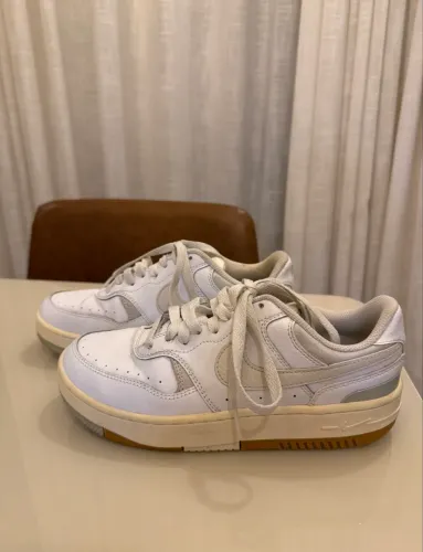 Tênis Nike modelo Gamma Force número 36