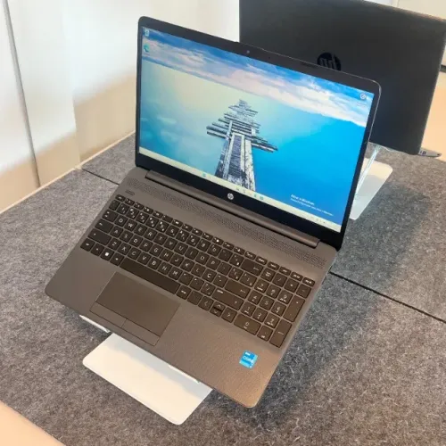 Notebook HP G9, i3 de 13ª geração, 8gb de RAM, 256gb de SSD e tela de 15.6 polegadas