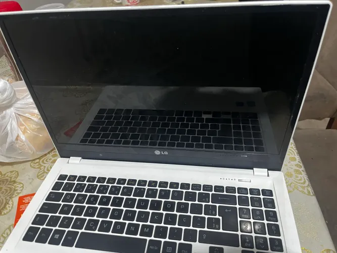 Notebook LG ESTRADADO PARA PEÇAS