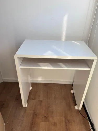 Escrivaninha / Mesa de escritório