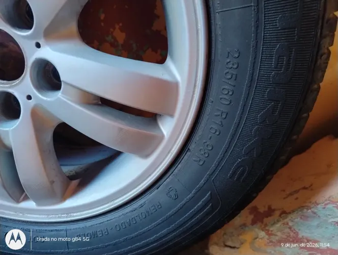 Vendo, pneus 265/65_16 e rodas liga leve furo 5/114-16 em ótimo Estado R$. 2.500,00