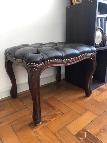 Banco pequeno vintage antigo