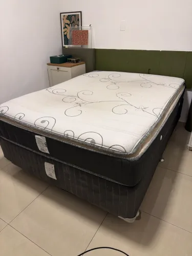 Cama box com colchão