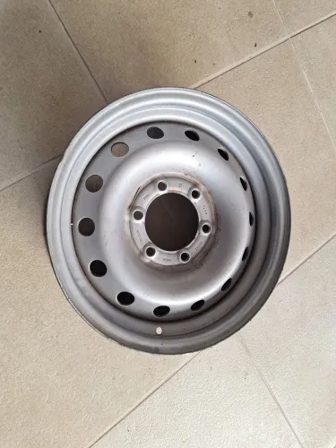 Roda L200 Estepe aro 16 sem uso