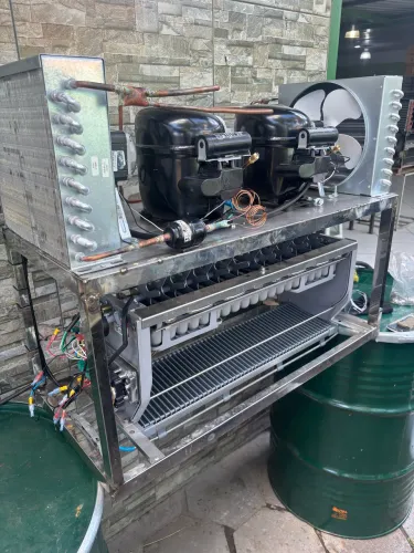 Máquina de gelo 200kgs