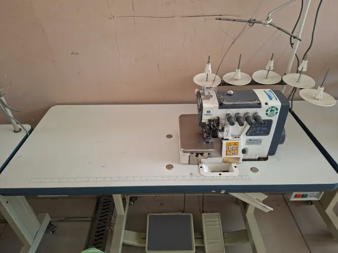 Maquina de costura overloque 5 fios