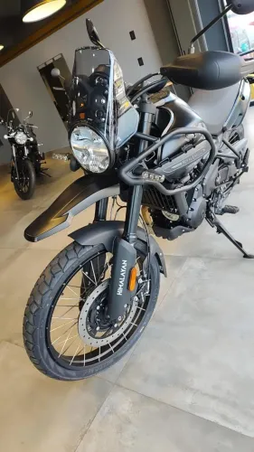 Himalayan mana Black