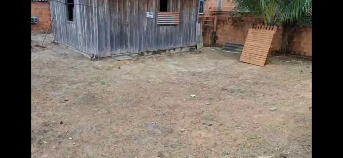 Vende-se um terreno com casa, terreno 11x20