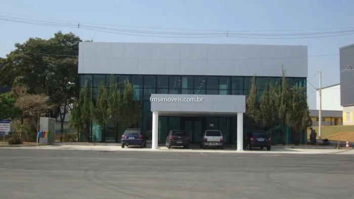 conjunto comercial com 808m² para alugar em Caçapava - SP