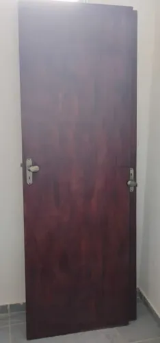 2 Portas para cômodos em verniz mogno