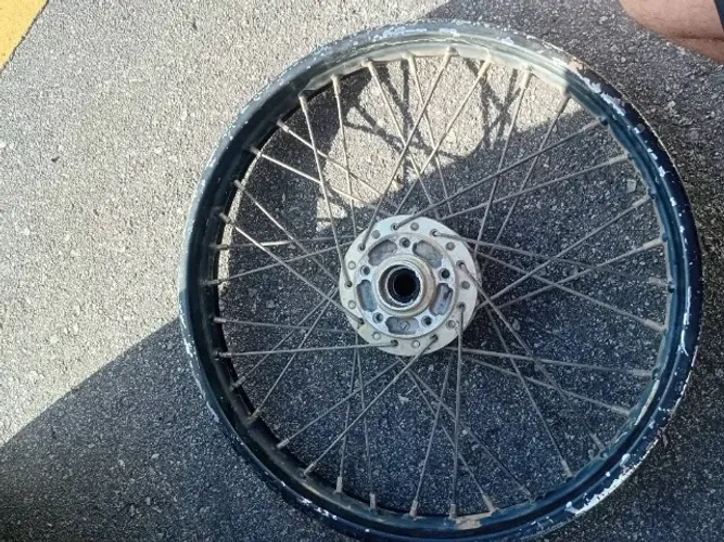 Roda de ferro dianteira freio a disco 