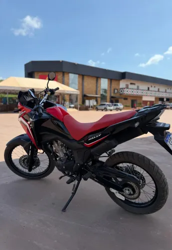 XRE 300 Sahara
