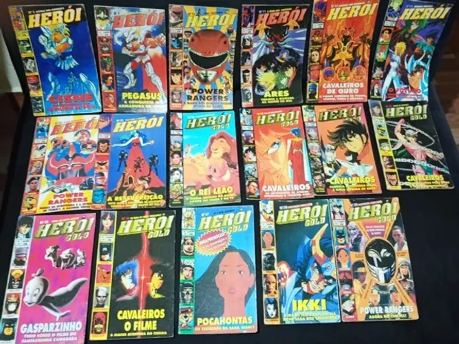 Lote 30 revistas herói anos 90