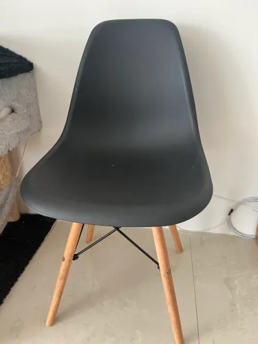 Cadeiras Charles Eames pretas (4 cadeiras)