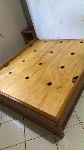 Cama de madeira Maciça 