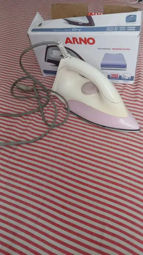 Ferro de passar roupas a seco