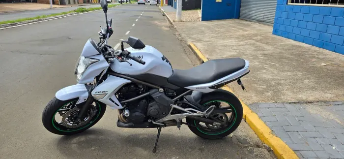 Vendo Kawasaki ER6N ABS 2011